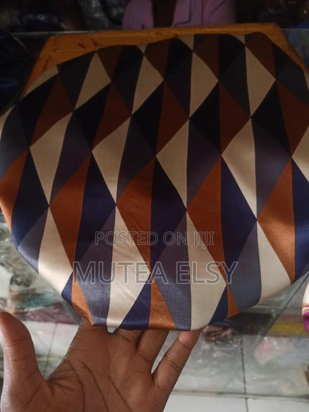 2 in 1 Multicoloured Quality Shower/Sleeping Caps - thumbnail 7