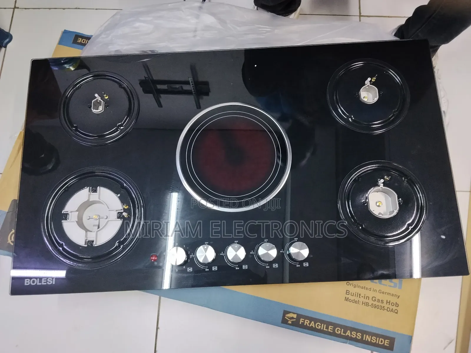 Bolesi Hob 4gas and 1 Electric Tempered Glass,1 Wok