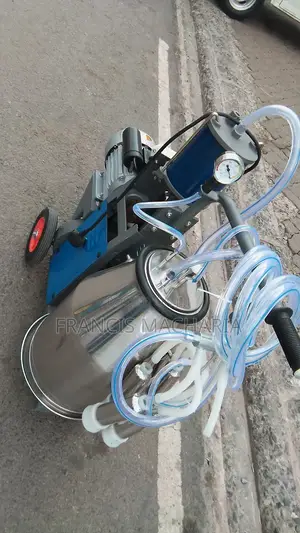 Single Bucket (25kg) Milking Machine