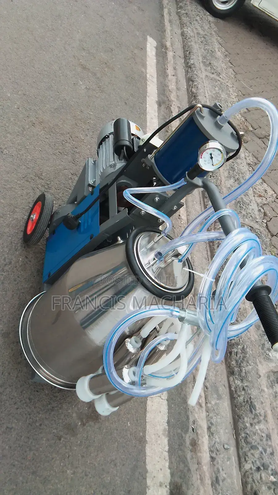 Single Bucket (25kg) Milking Machine