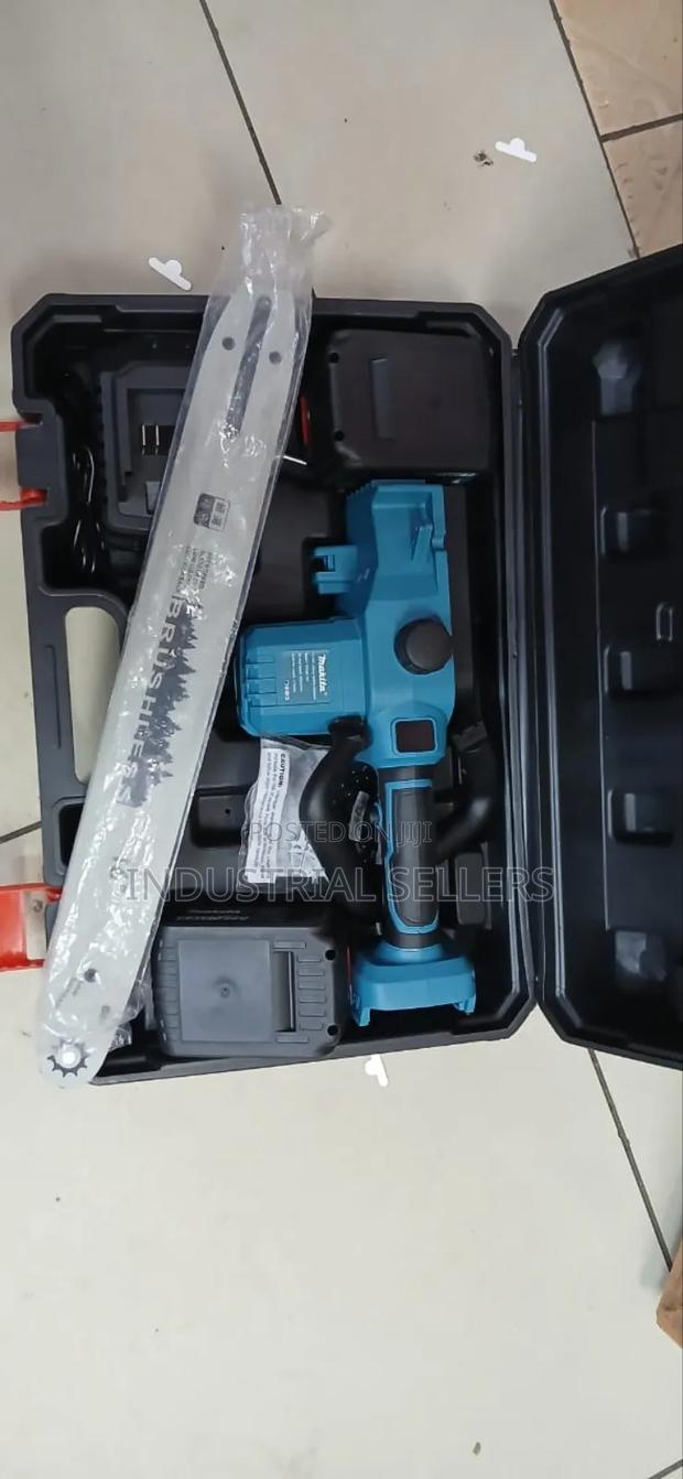 Makita Chain Saw Cordless 16" - thumbnail 3
