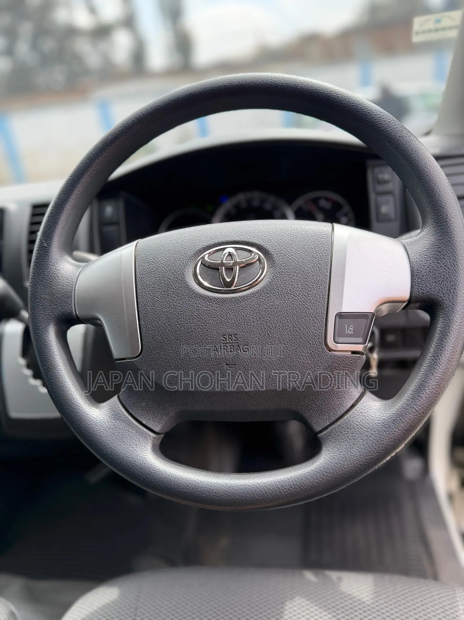 Toyota HiAce 2018 White
