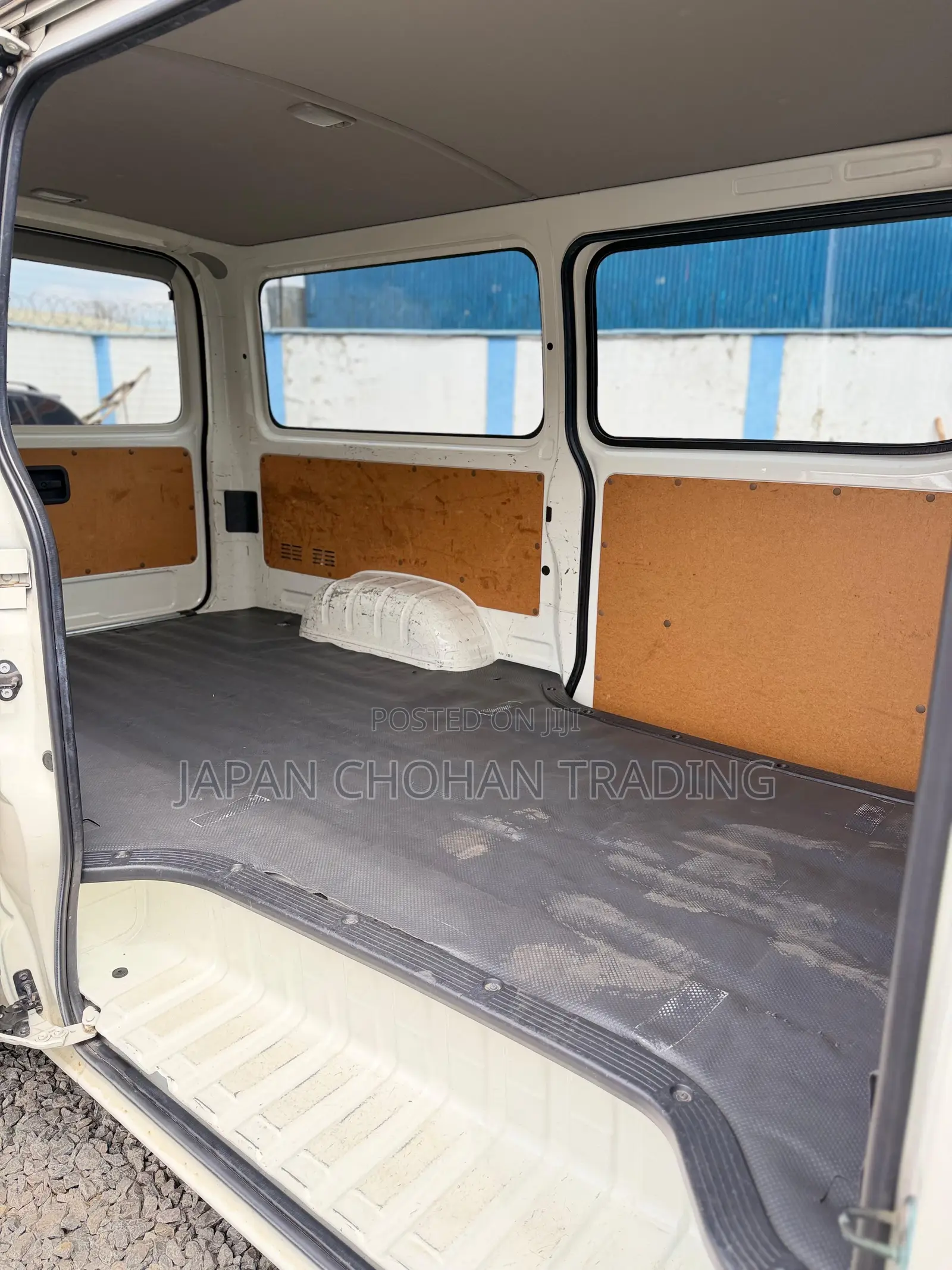 Toyota HiAce 2018 White