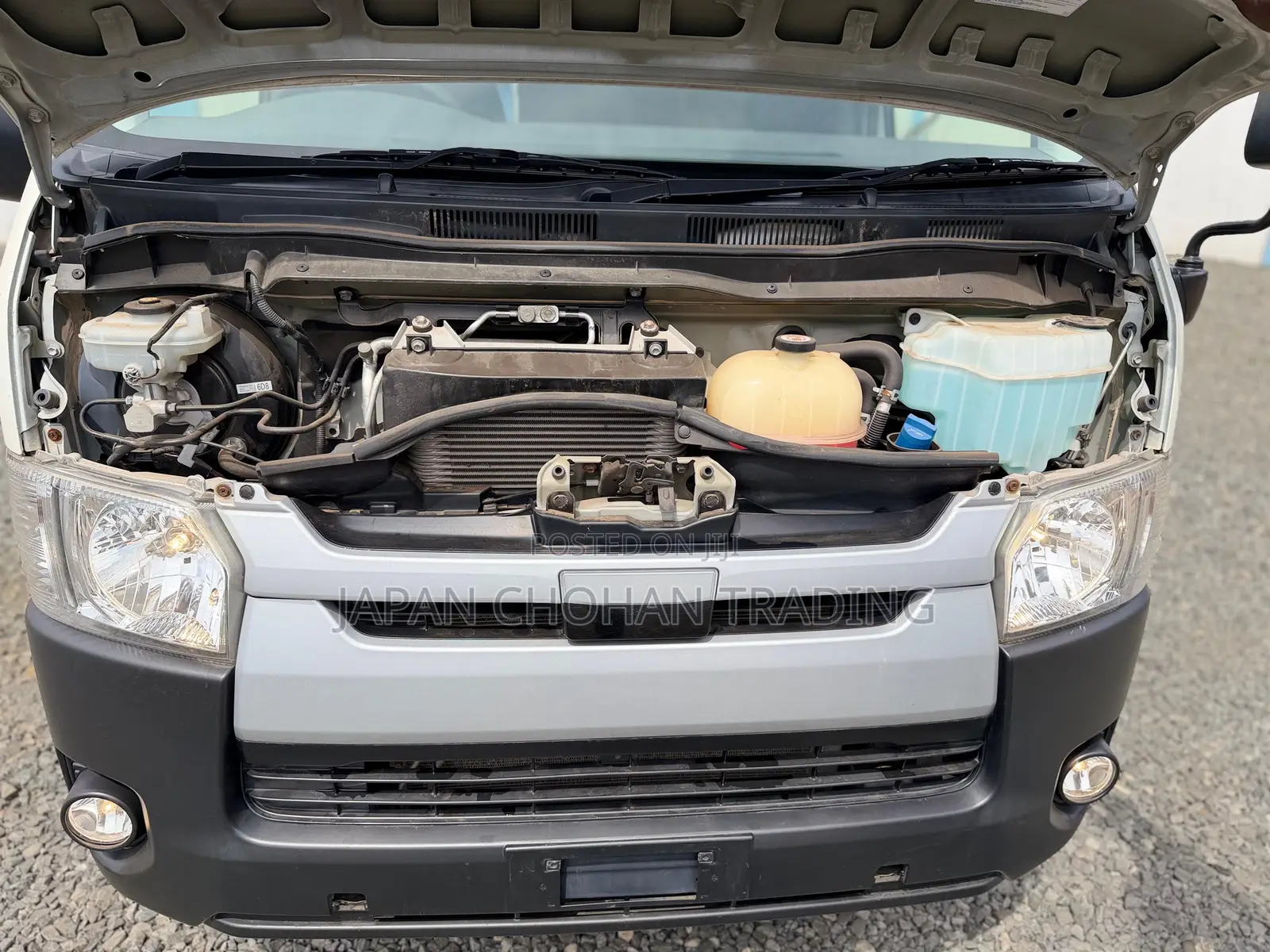 Toyota HiAce 2018 White