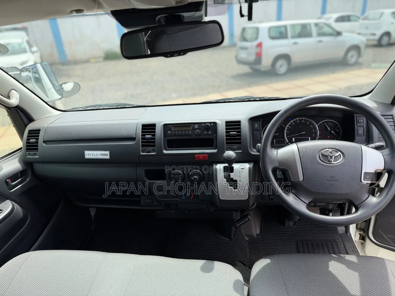 Toyota HiAce 2018 White