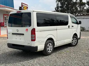 Toyota HiAce 2018 White