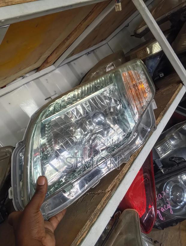 Fielder 2010 Headlight - main view