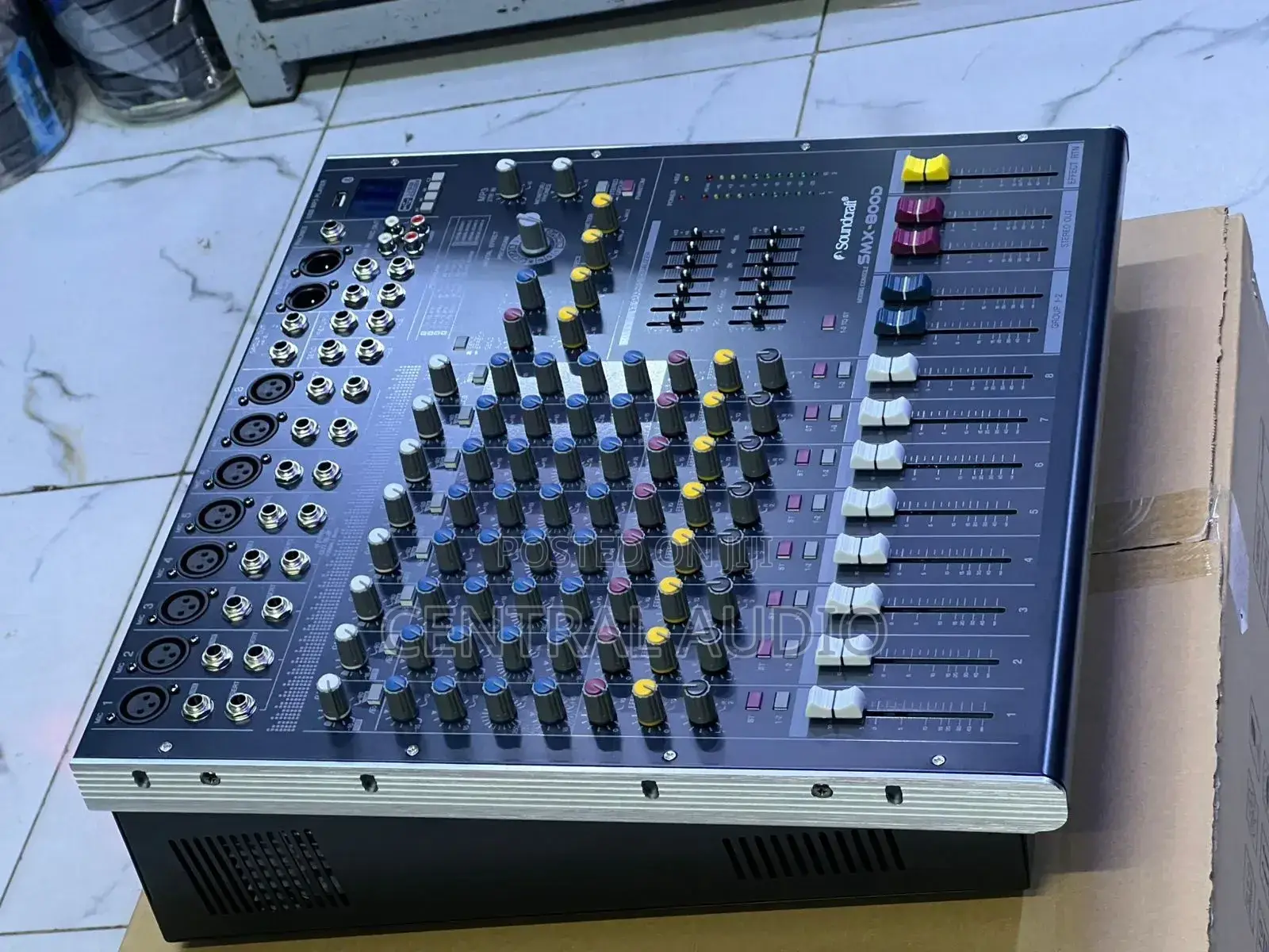 SMX 8channel Powered Mixer