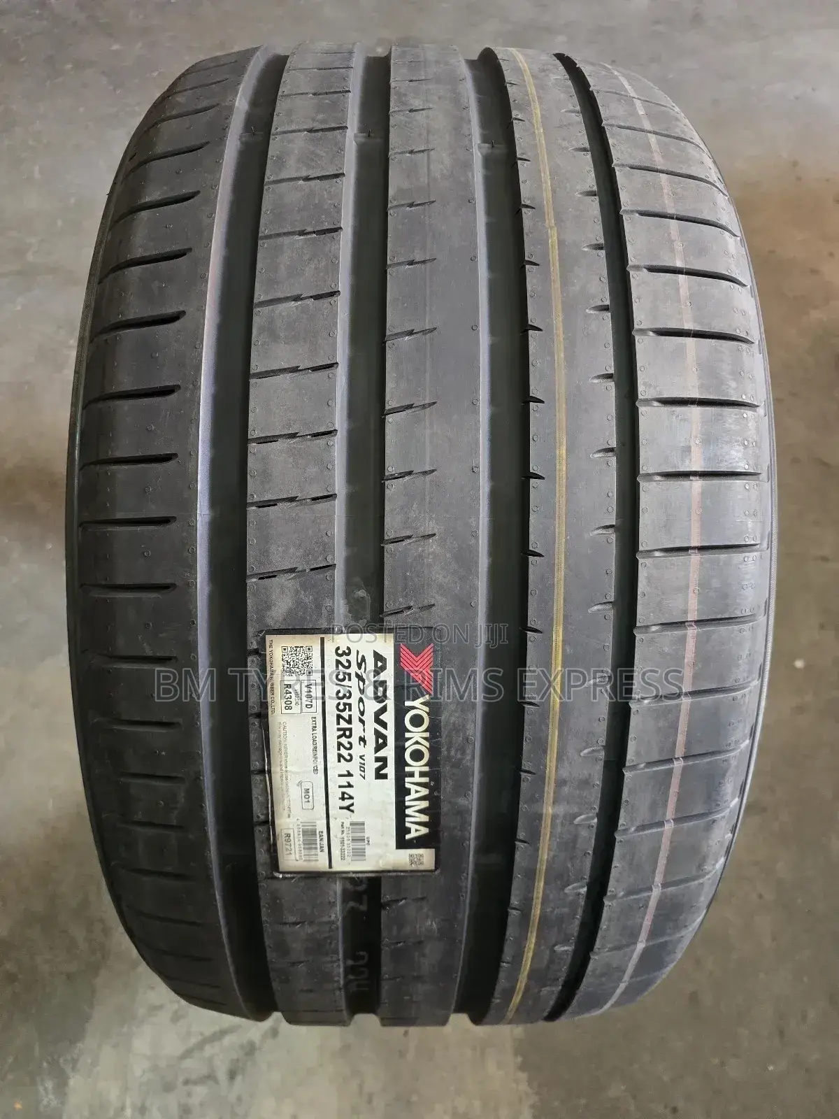 325 /35 R22 Yokohama Tyres (Japan)