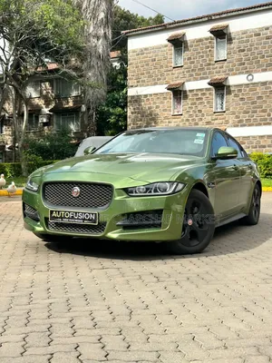 Jaguar XE 2015 Green