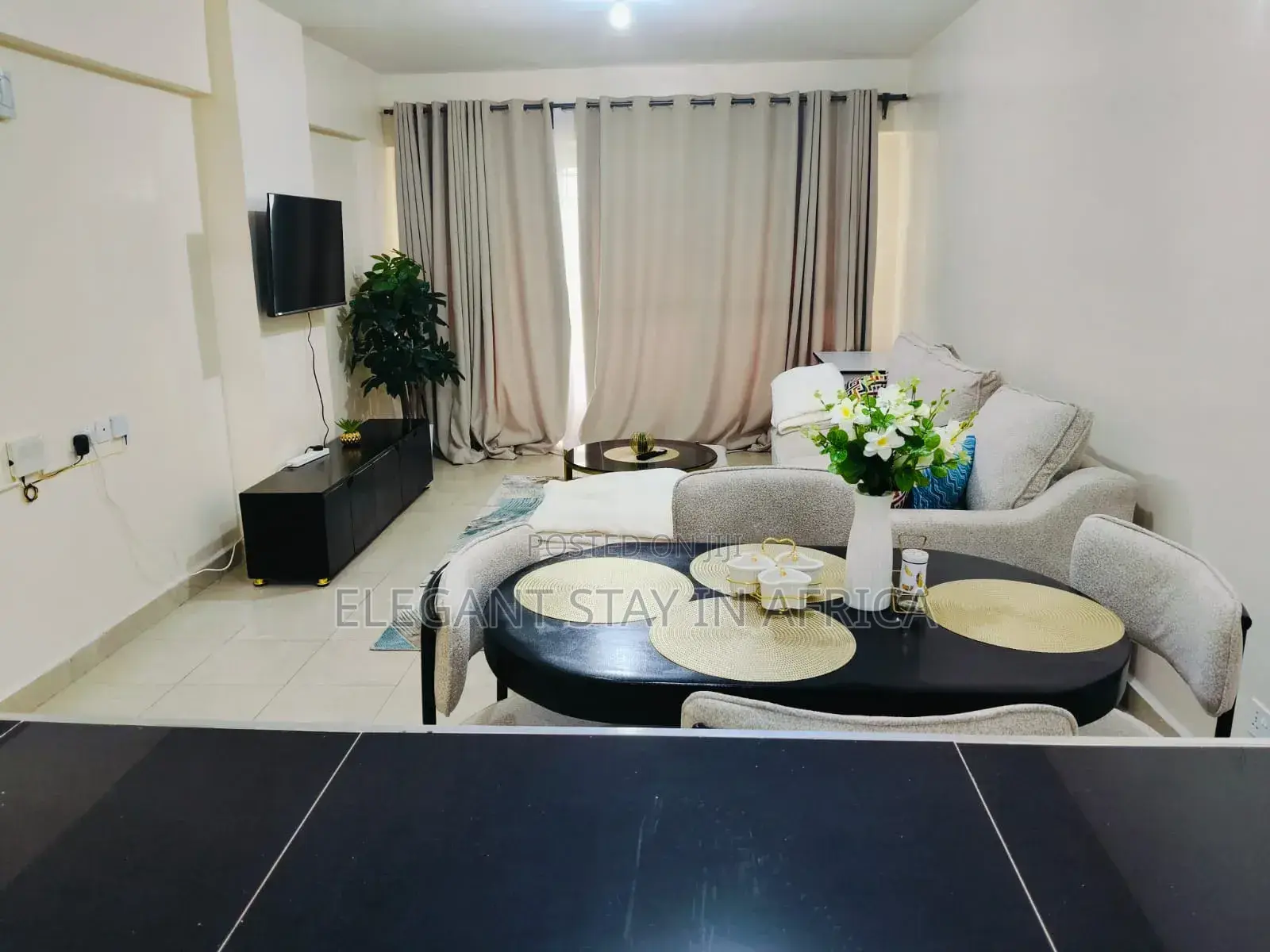 Spacious 2bdrm Available in Parklands at Per Day