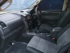 Isuzu D-MAX 2018 Green