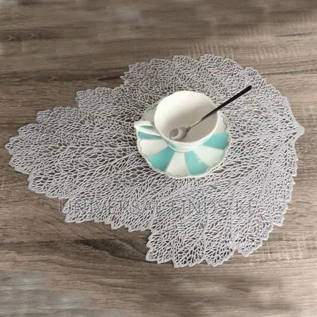 Non-Woven Tables Mat
