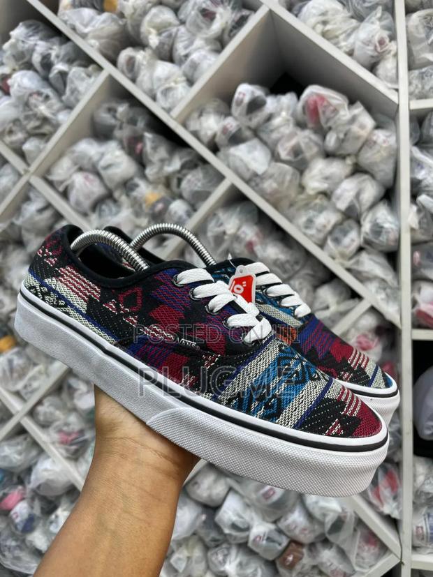 Custom Vans Off the Wall Size 37 - 45 - thumbnail 2