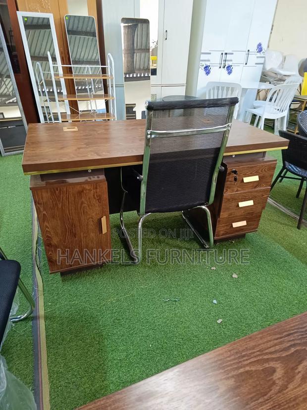 Compact 1.4 M Executive Desk - thumbnail 3