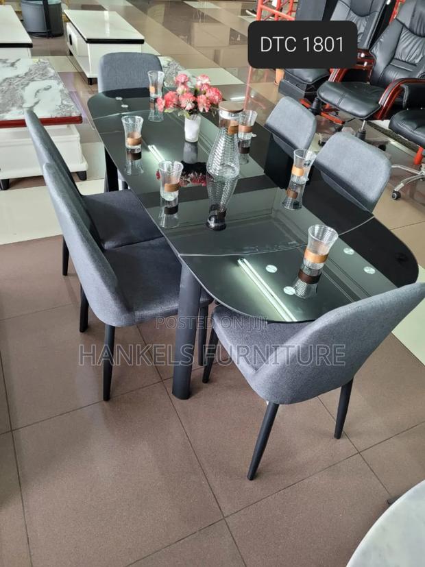 Modern Extendable 6‐Seater Dining Table - main view