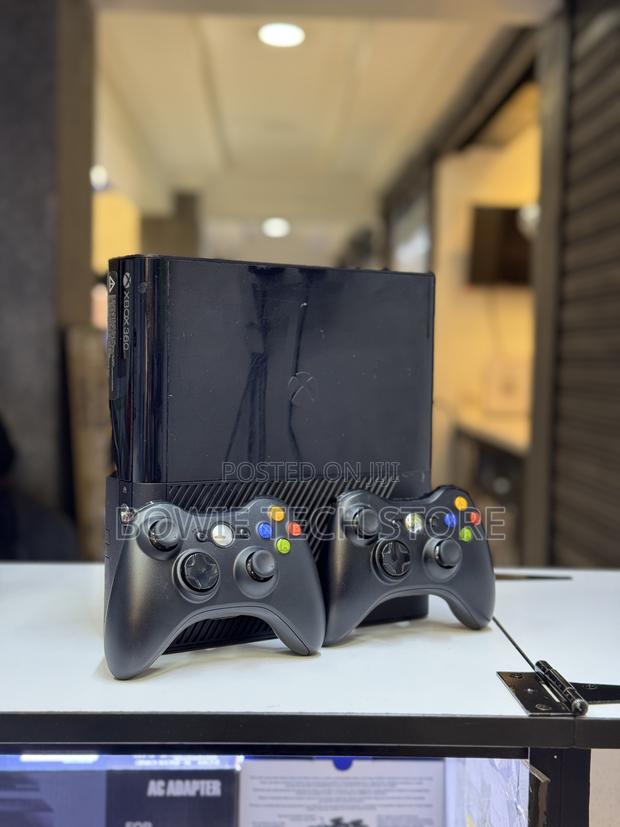 Xbox 360 Chipped With Games and Two Controllers - main view