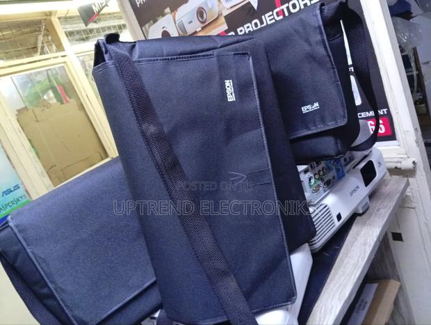 Shockproof Projector Bag – Built for Maximum Safety - main view