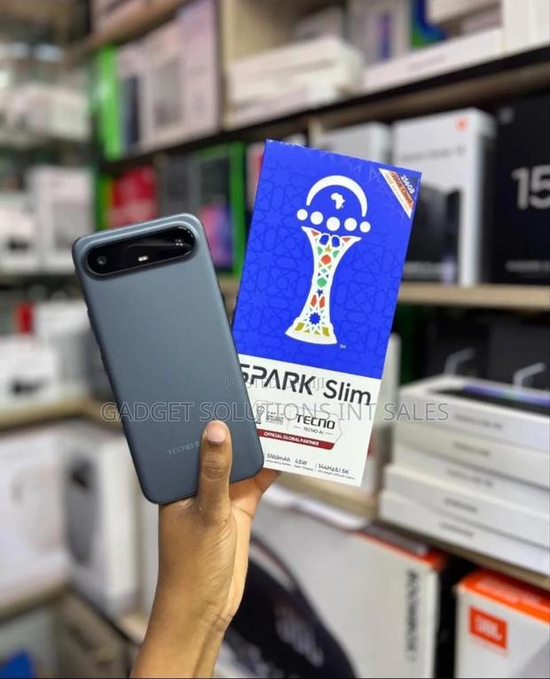 New Tecno Spark Slim 256 GB Black