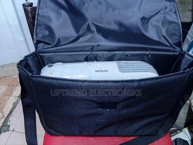 Multi-Storage Projector Bag  – Everything in One Place - thumbnail 3