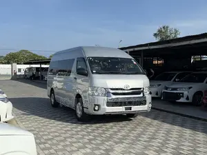Toyota HiAce 2018 Silver