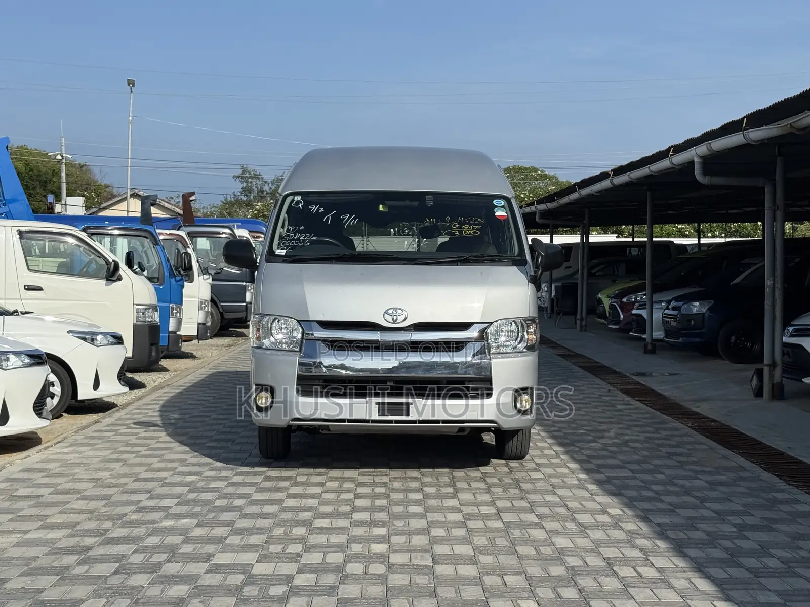 Toyota HiAce 2018 Silver
