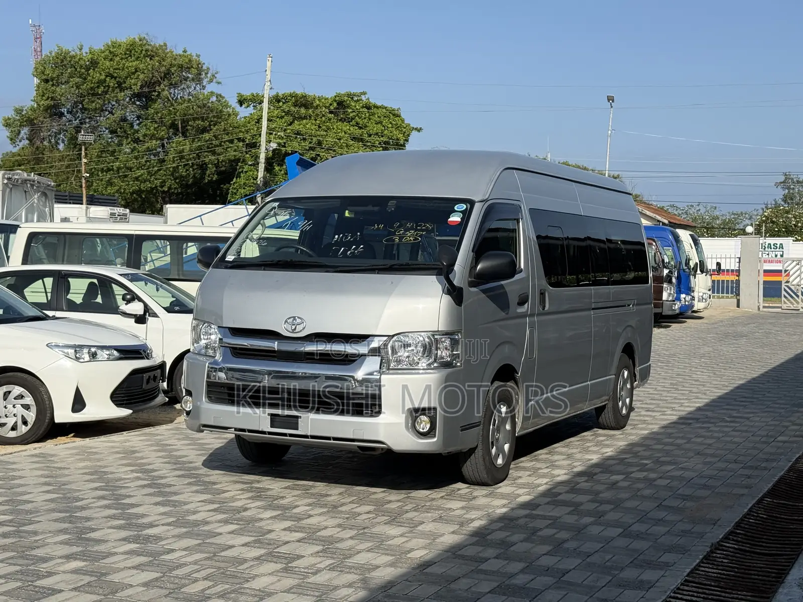 Toyota HiAce 2018 Silver