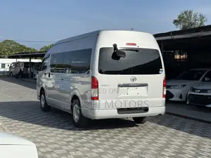 Toyota HiAce 2018 Silver
