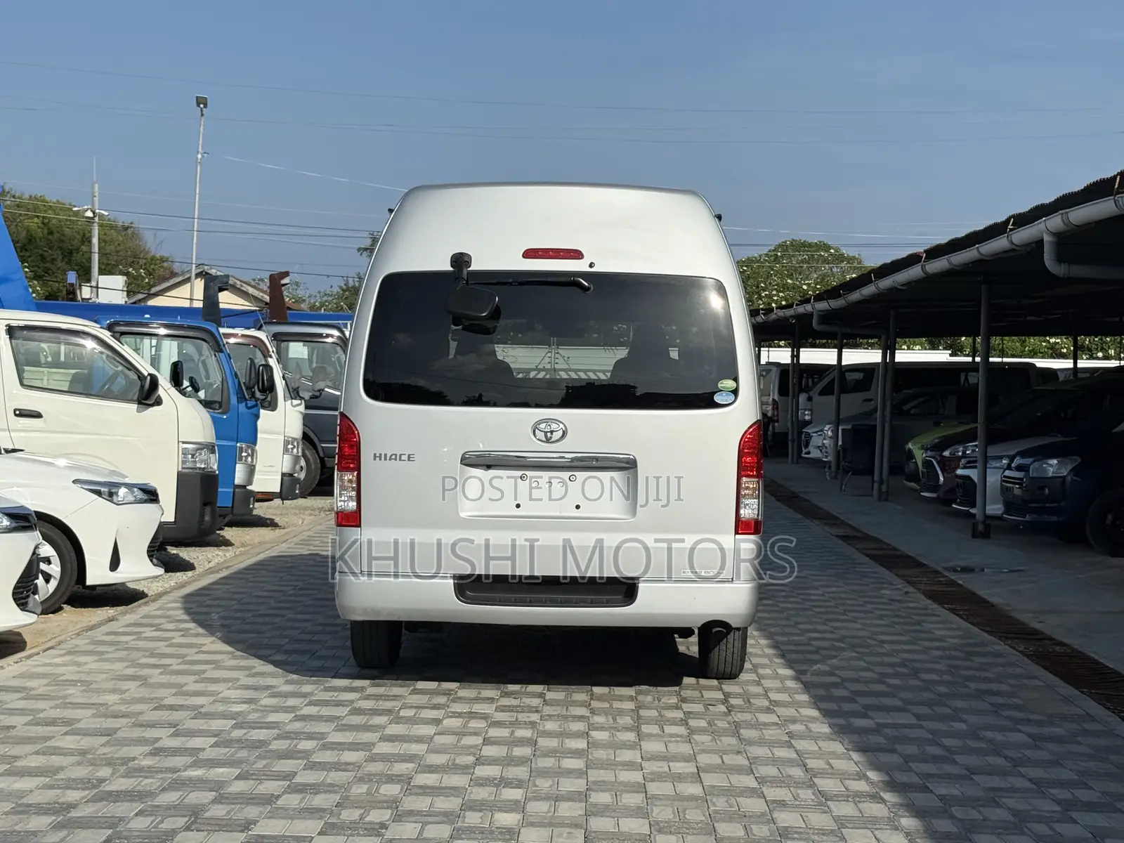 Toyota HiAce 2018 Silver