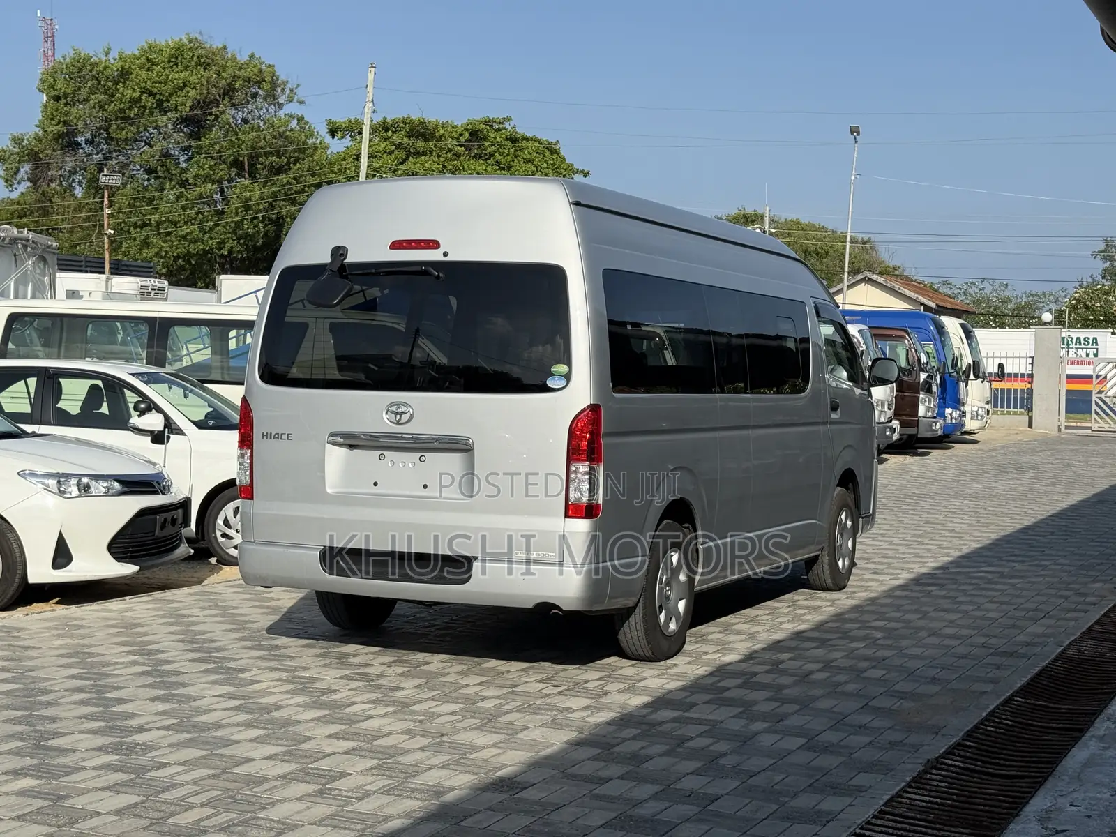 Toyota HiAce 2018 Silver