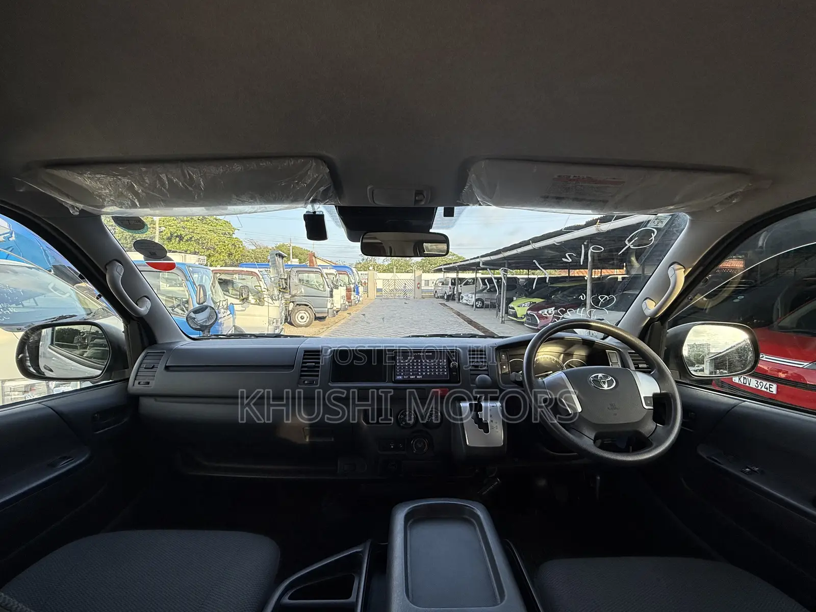Toyota HiAce 2018 Silver
