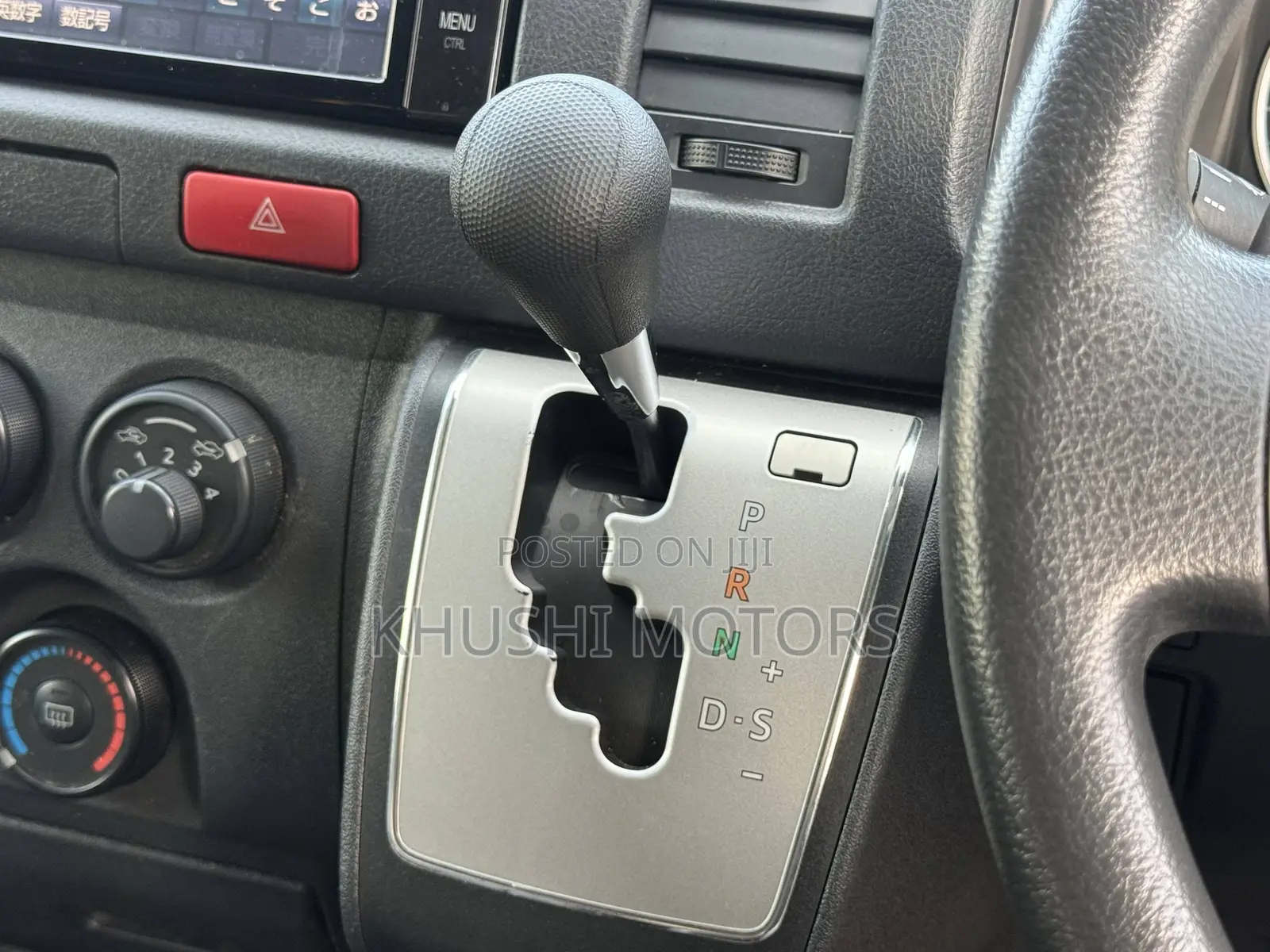 Toyota HiAce 2018 Silver