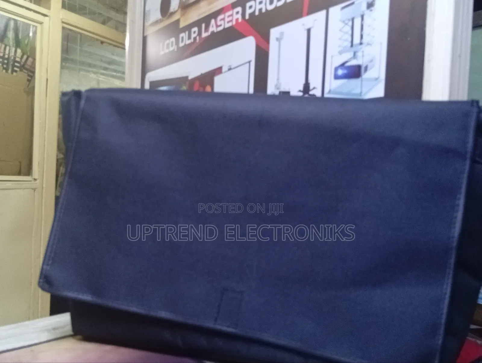 Classic Guard Projector Bag  – Timeless Protection