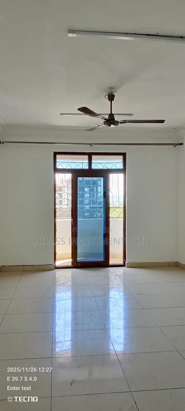 3bdrm Block of Flats in Tudor for rent