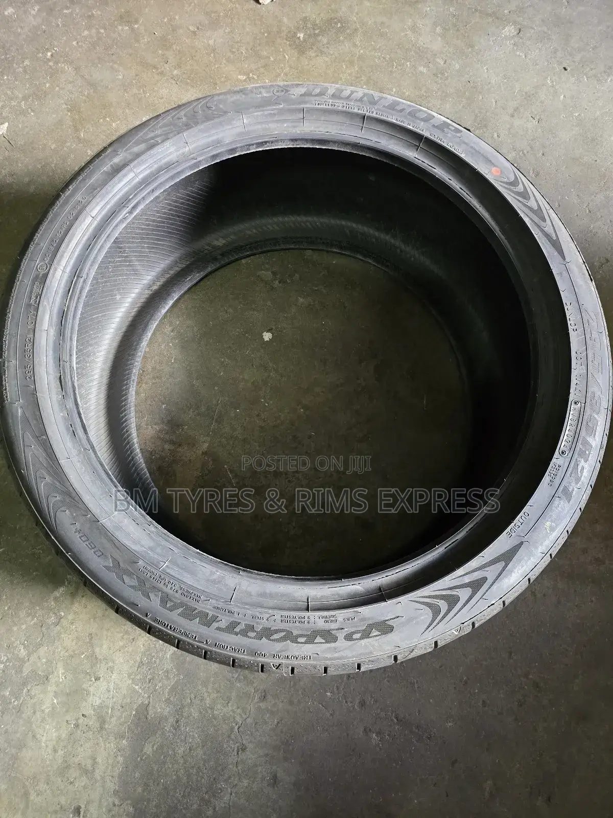 295 /35 R21 Dunlop Tyres (Japan).