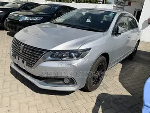 Toyota Premio 1.5 FWD 2018 Silver