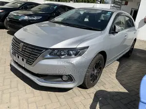 Toyota Premio 1.5 FWD 2018 Silver