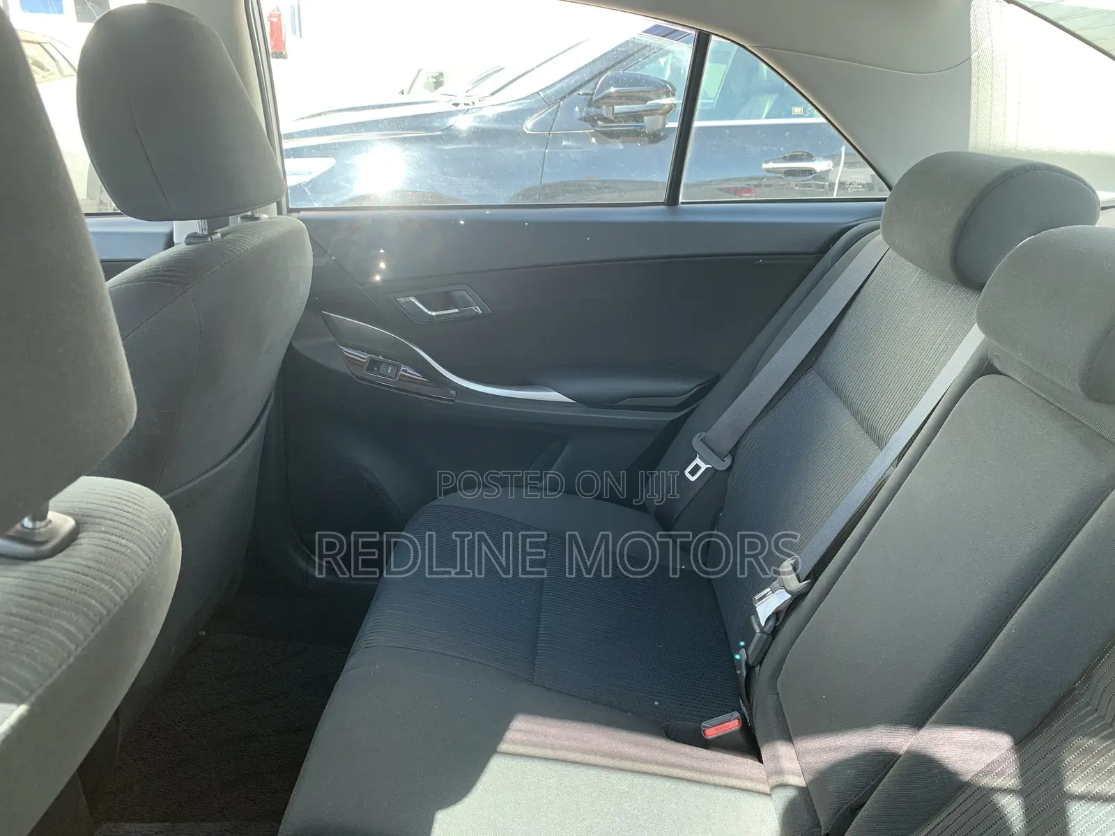 Toyota Premio 1.5 FWD 2018 Silver
