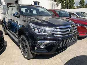 Toyota Hilux Revo Double Cab Deisel 2.4 AWD 2018 Black