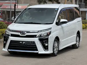 Toyota Voxy 2018 Pearl