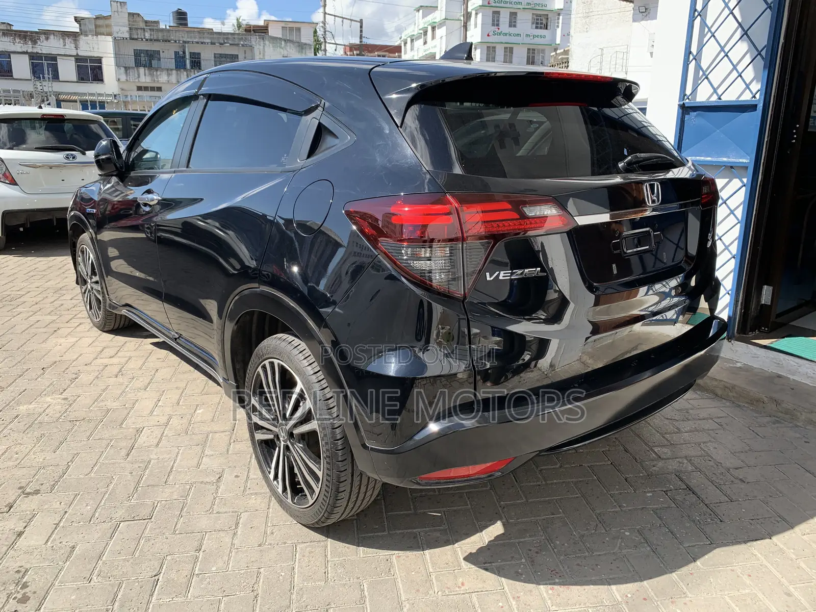 Honda Vezel 1.5 Hybrid 4WD 2018 Black