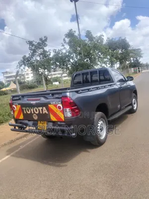 Toyota Hilux 2024 Black