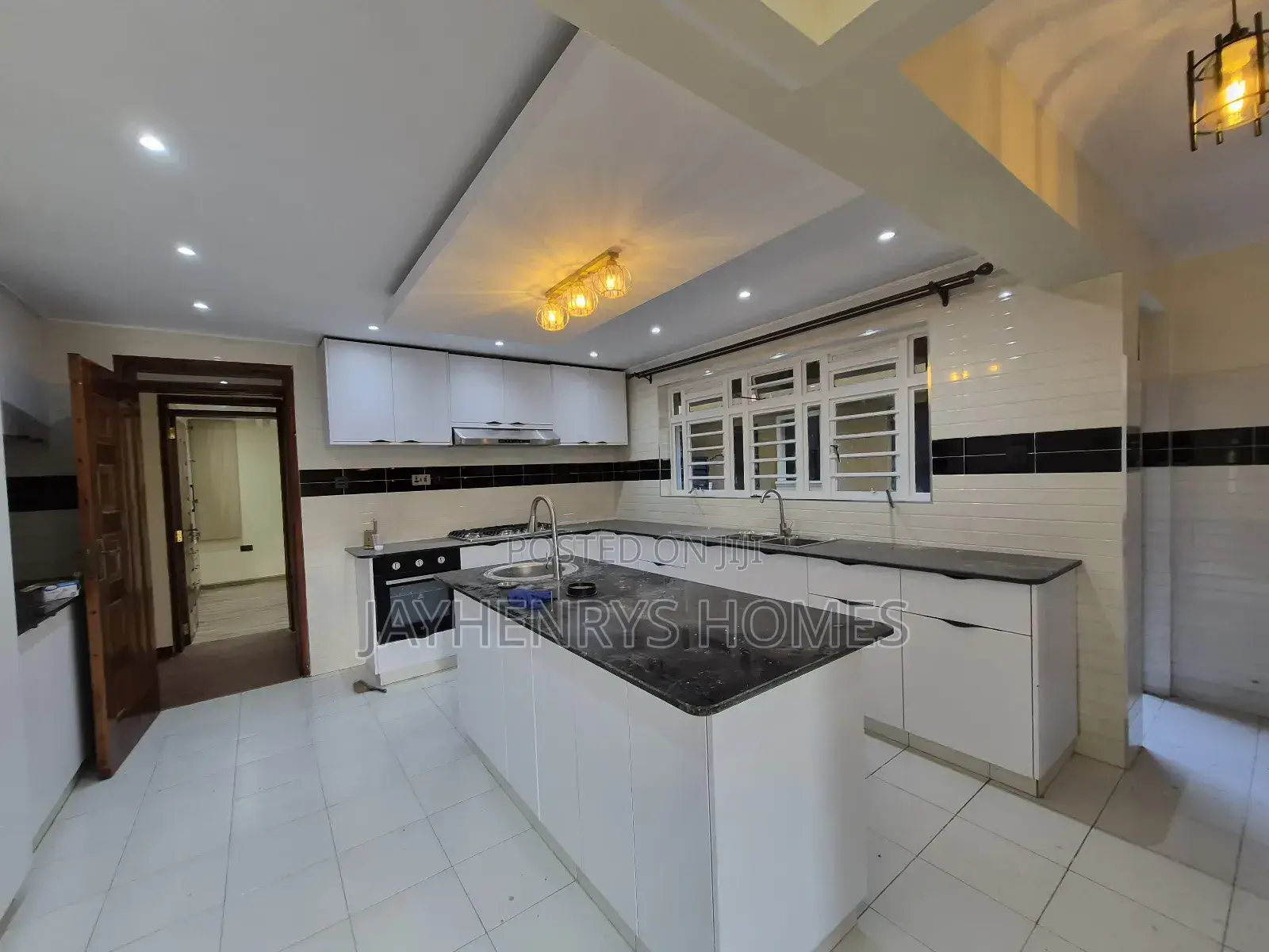 5bdrm House in Roysambu for rent
