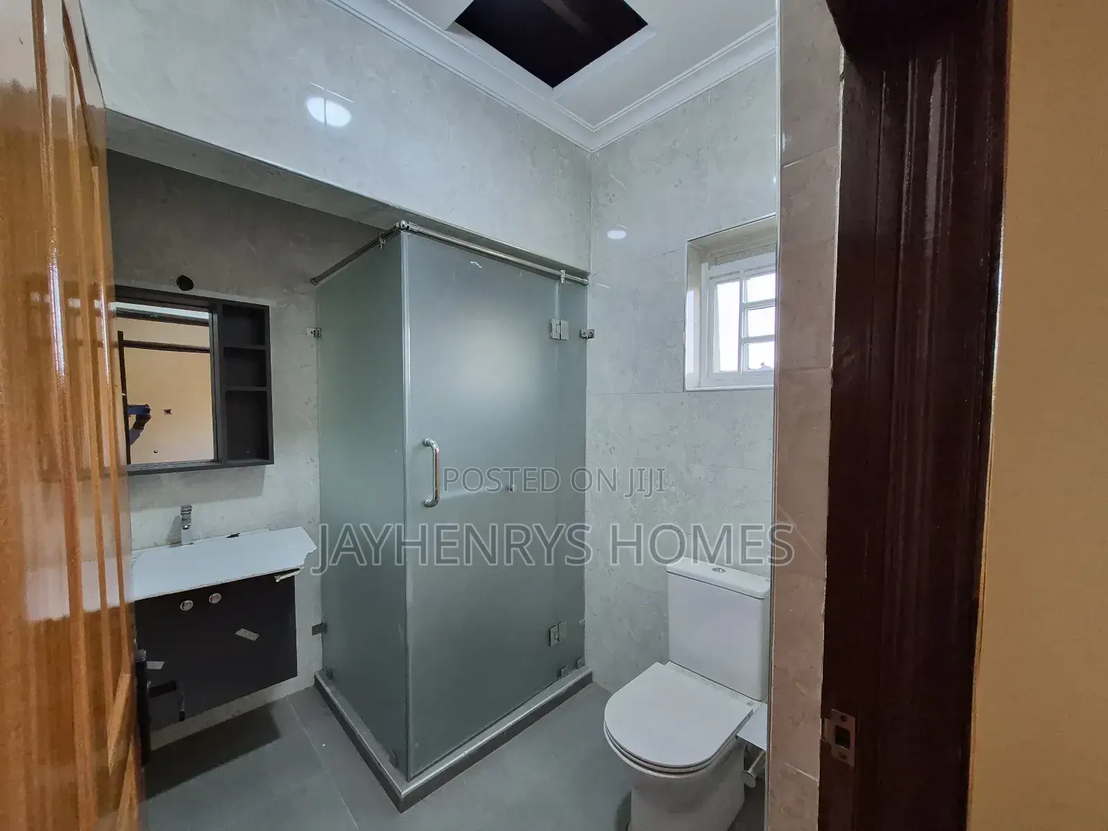 5bdrm House in Roysambu for rent