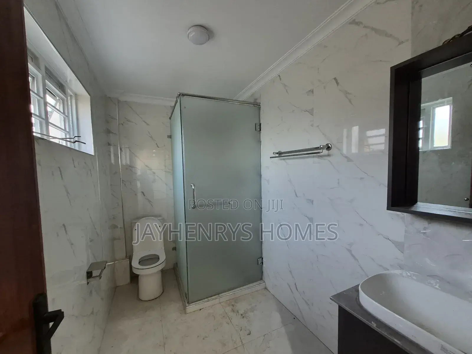5bdrm House in Roysambu for rent