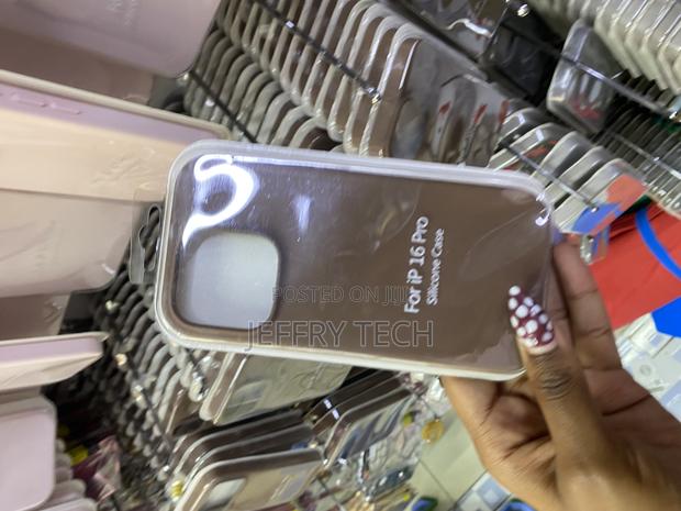 Silkie iPhone 16 Pro Max Liquid Silicone Case With Microfiber Lining - thumbnail 3