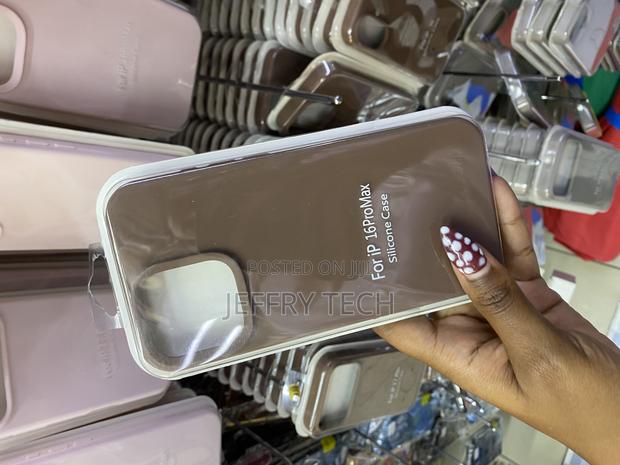 Silkie iPhone 16 Pro Max Liquid Silicone Case With Microfiber Lining - thumbnail 4