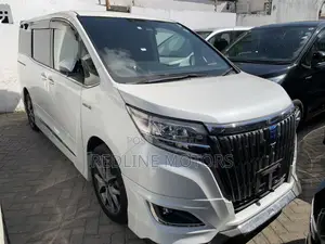 Toyota Esquire 1.8 FWD Hybrid (7 seater) 2018 White