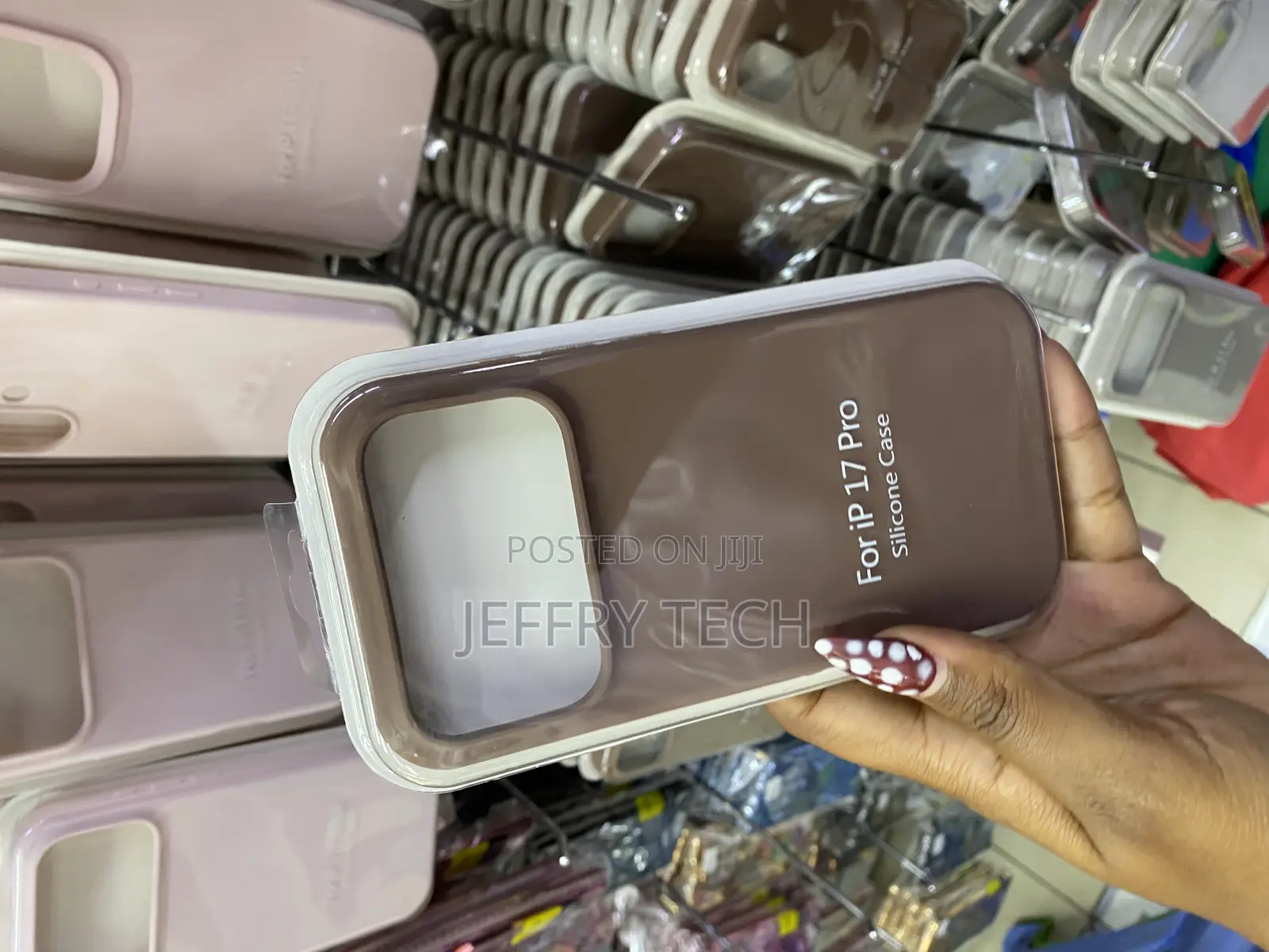 Ornart iPhone 17 Pro Liquid Silicone Case With Microfiber Lining