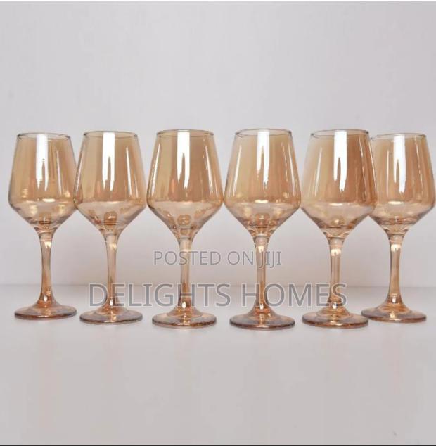 Gold Wine Glass_b